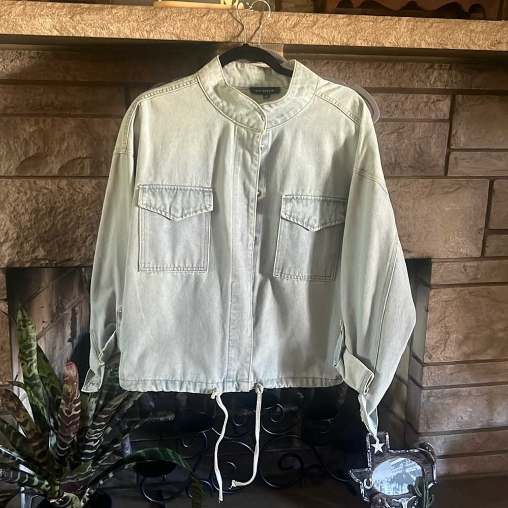 Blu Pepper Jean jacket light wash snap buttons gently used